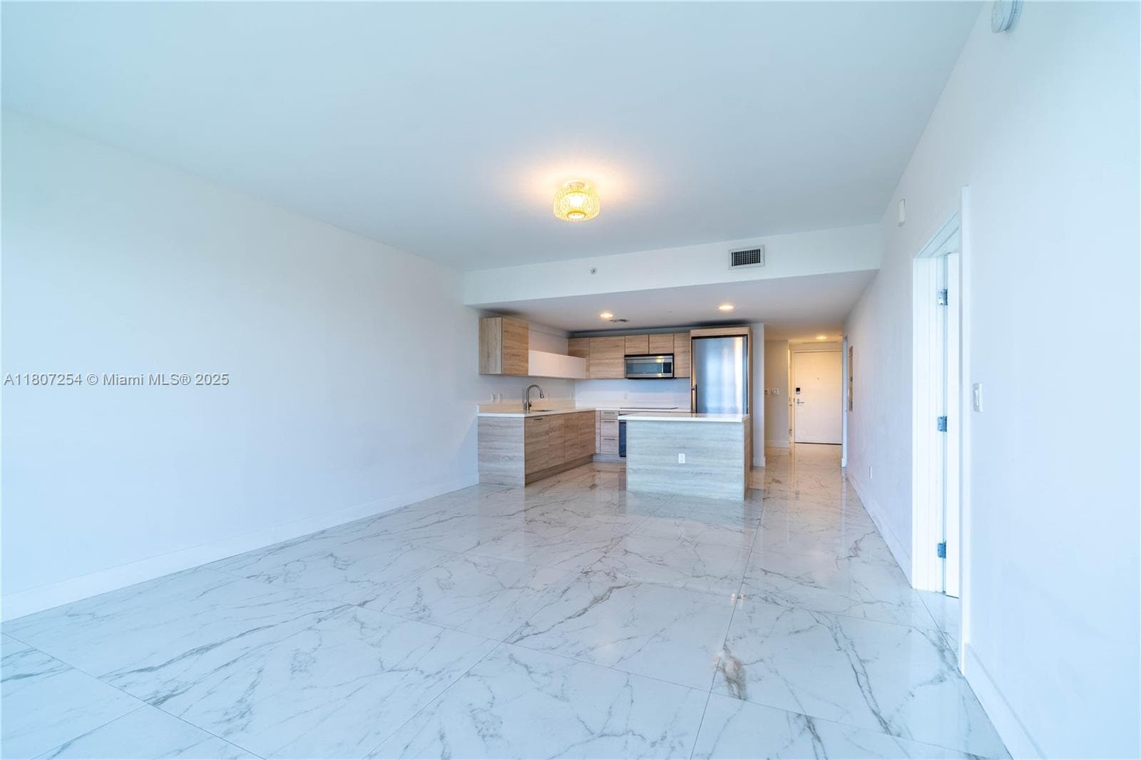 16385 Biscayne Blvd 417 photo 20