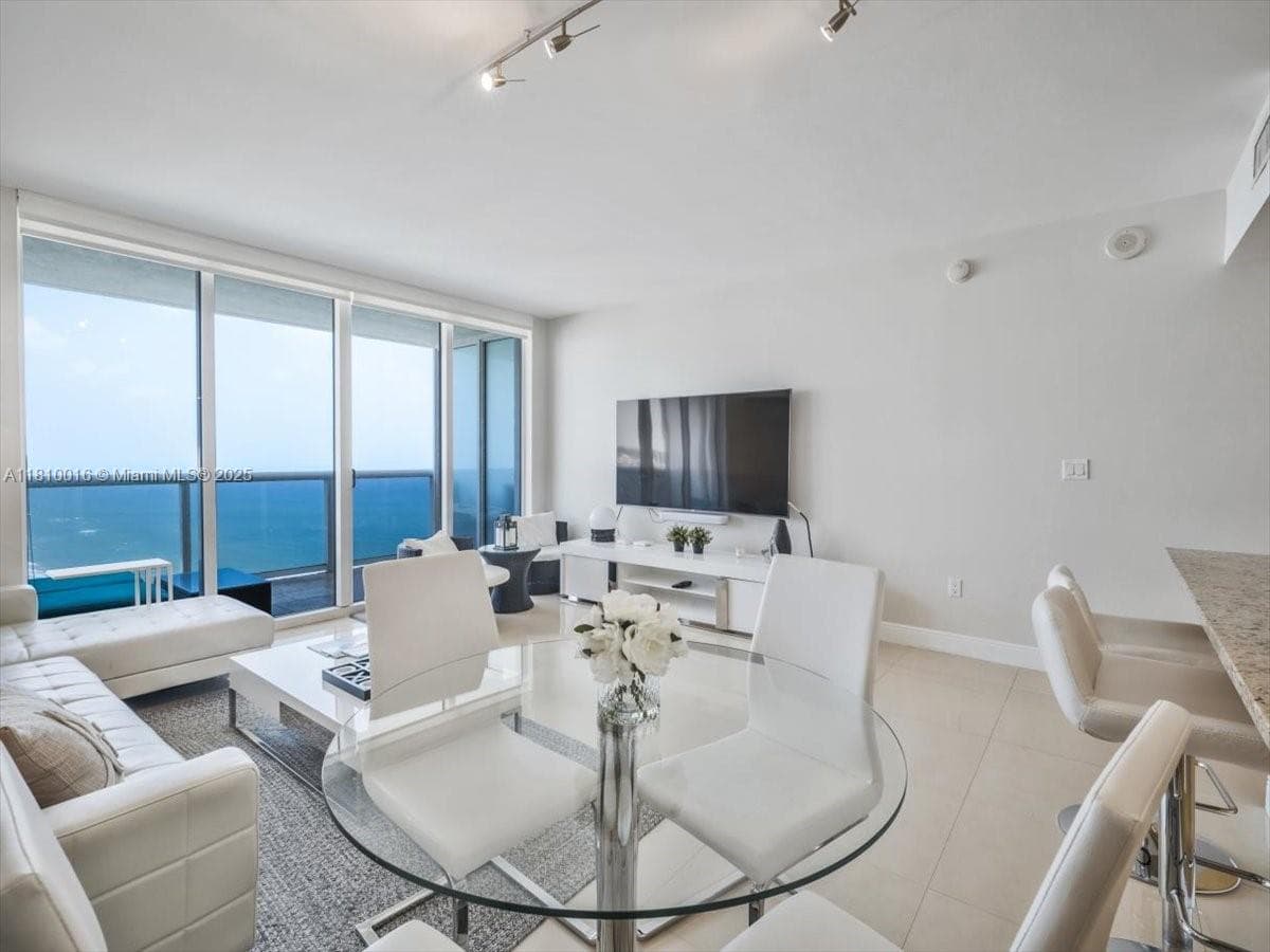 1830 Ocean Dr 2