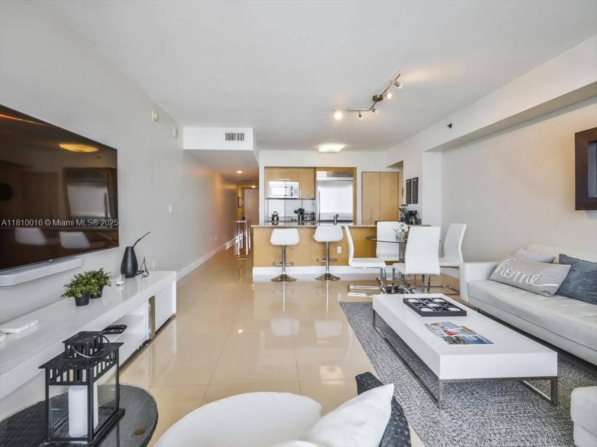 1830 Ocean Dr 5009 photo 16