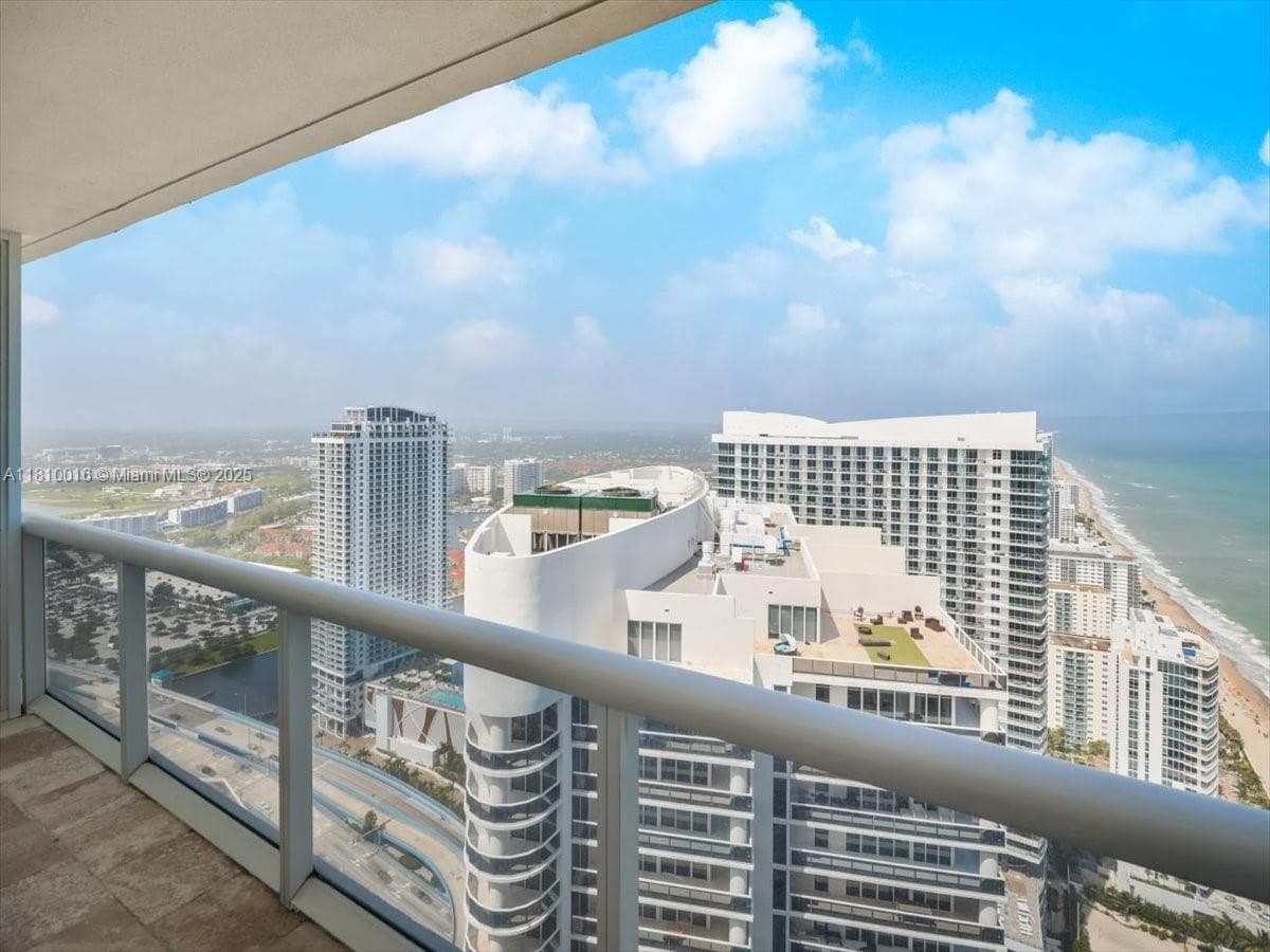 1830 Ocean Dr 5