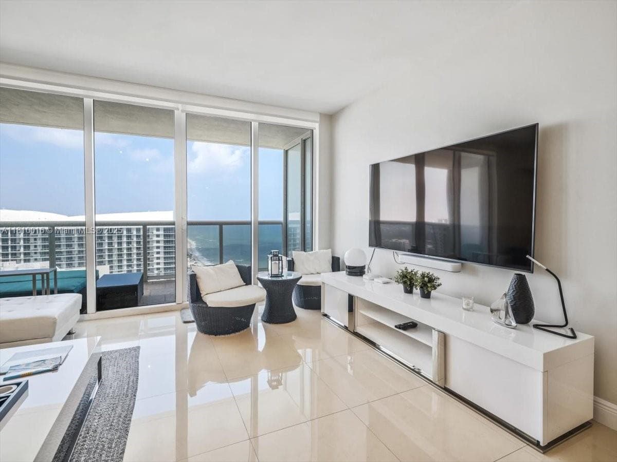 1830 Ocean Dr 5009 photo 9