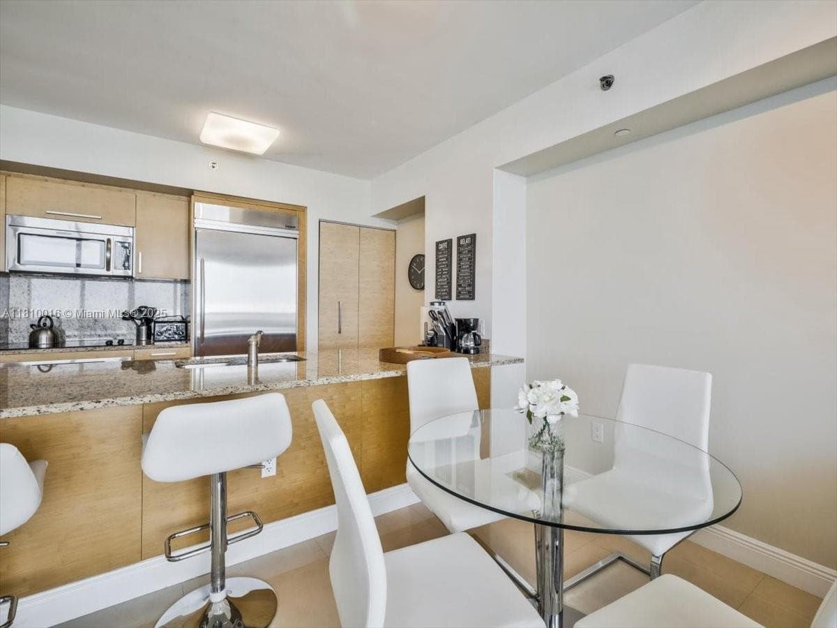 1830 Ocean Dr 5009 photo 10