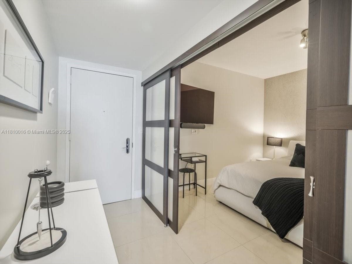 1830 Ocean Dr 5009 photo 14