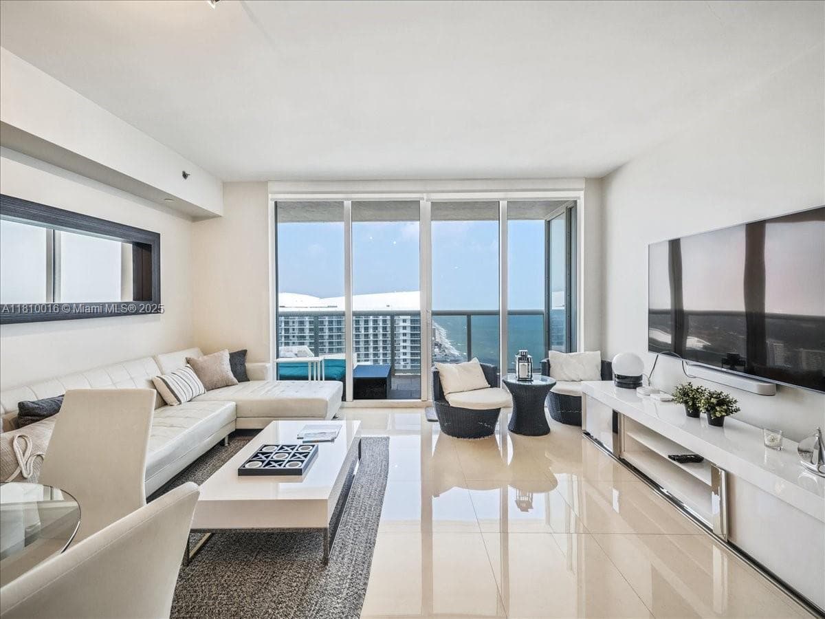 1830 Ocean Dr 5009 photo 25