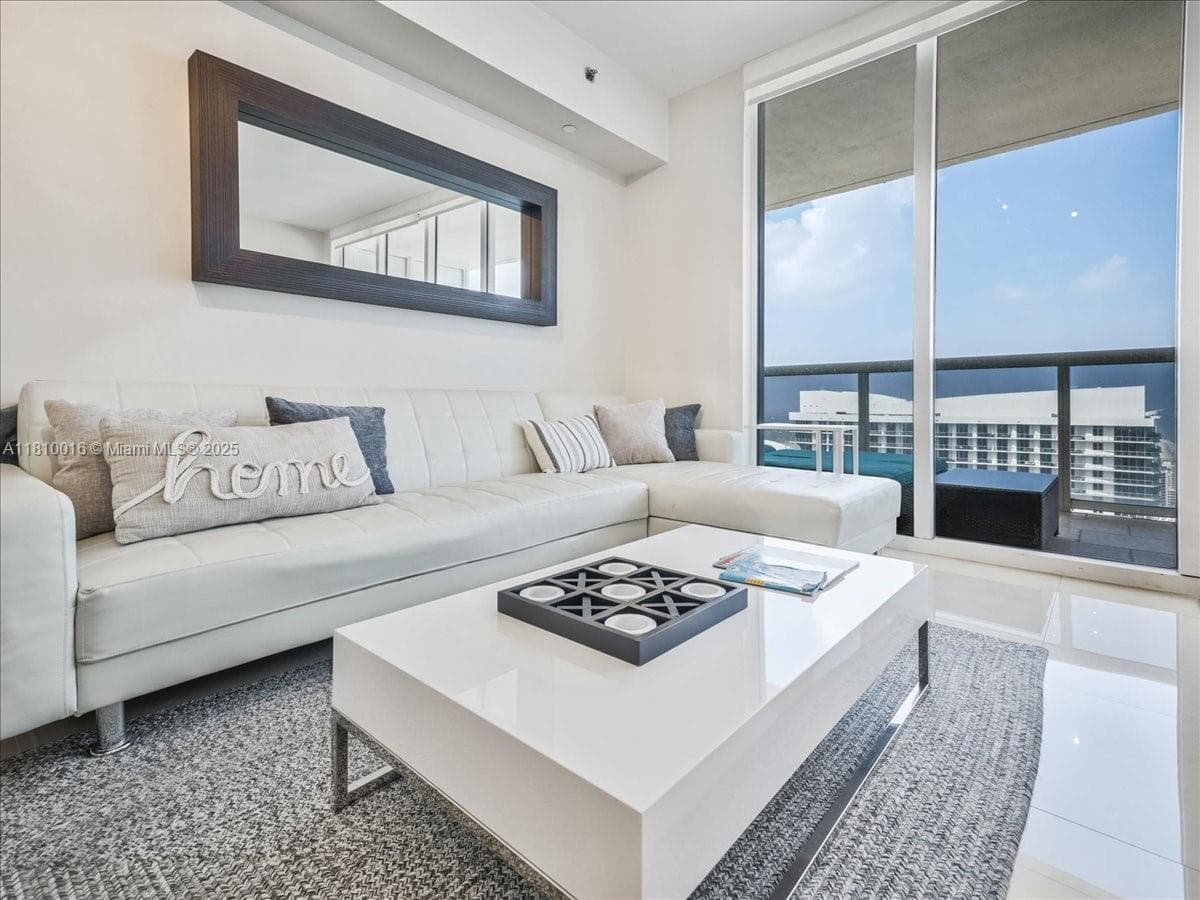1830 Ocean Dr 5009 photo 21