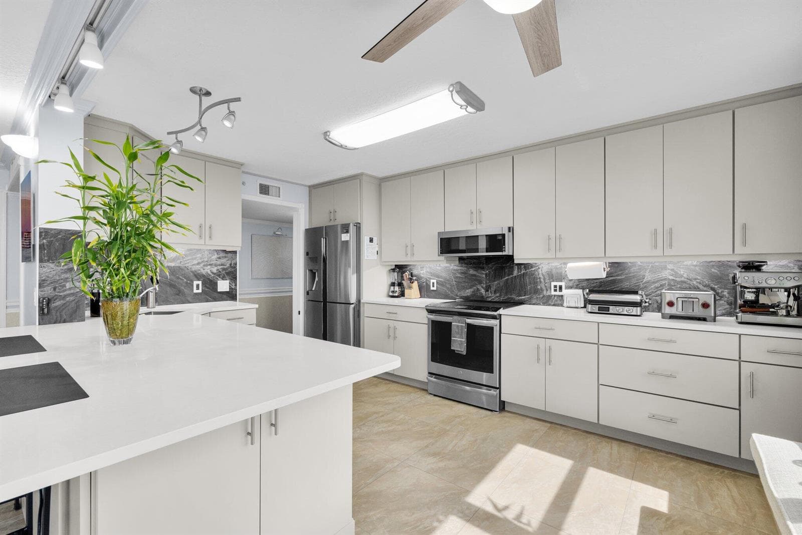 5049 N Highway A1a 1905 photo 3