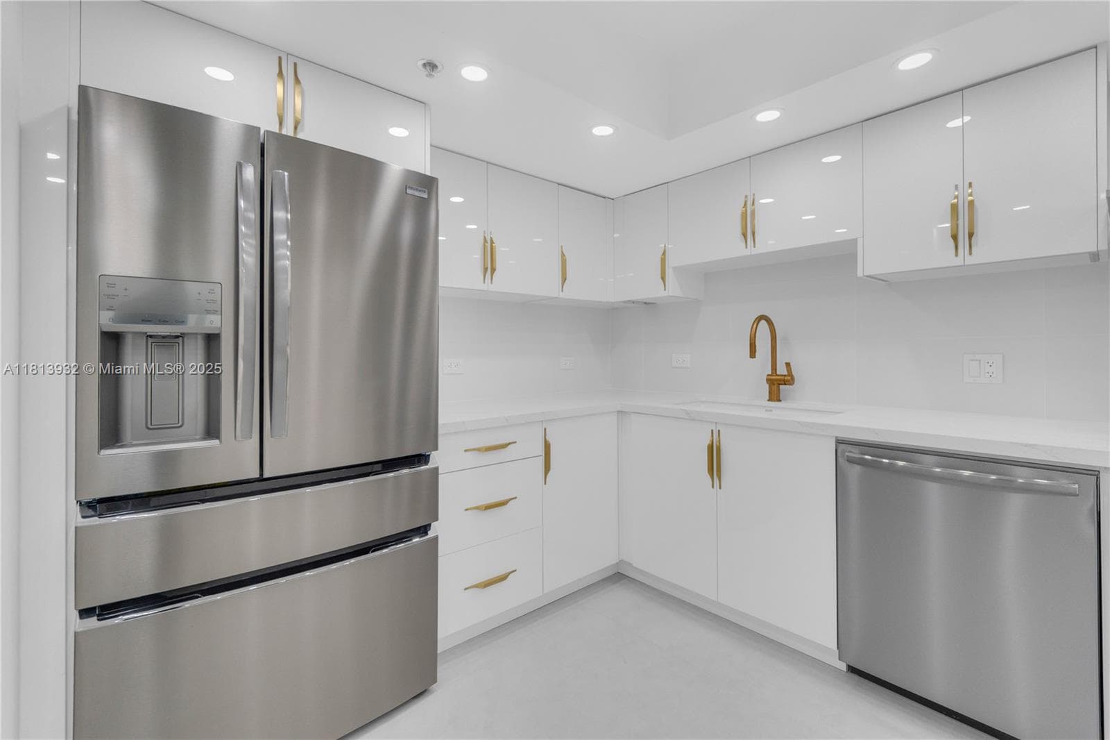 1201 Ocean Dr 5