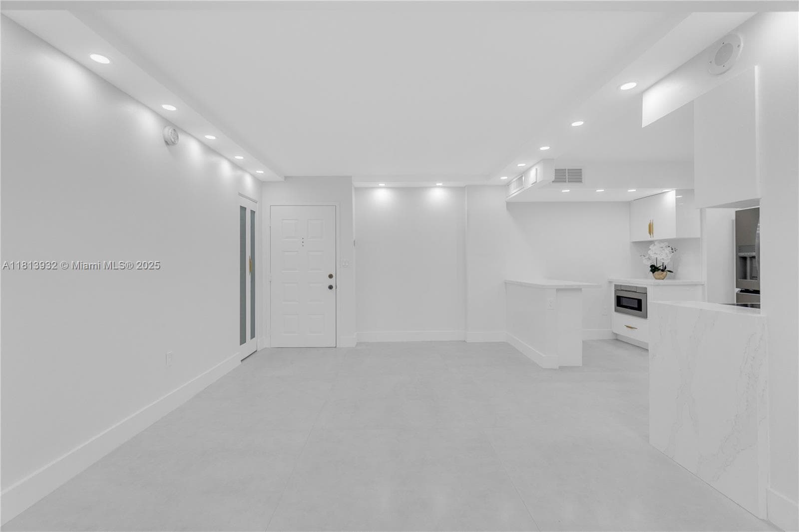 1201 Ocean Dr 507S photo 9