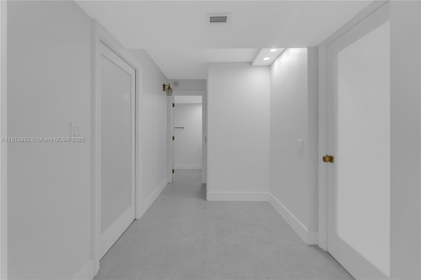 1201 Ocean Dr 507S photo 18