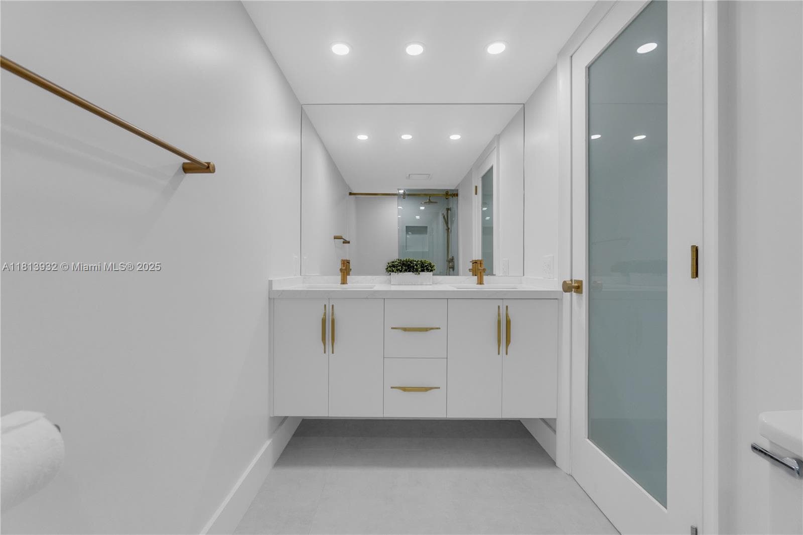 1201 Ocean Dr 507S photo 11