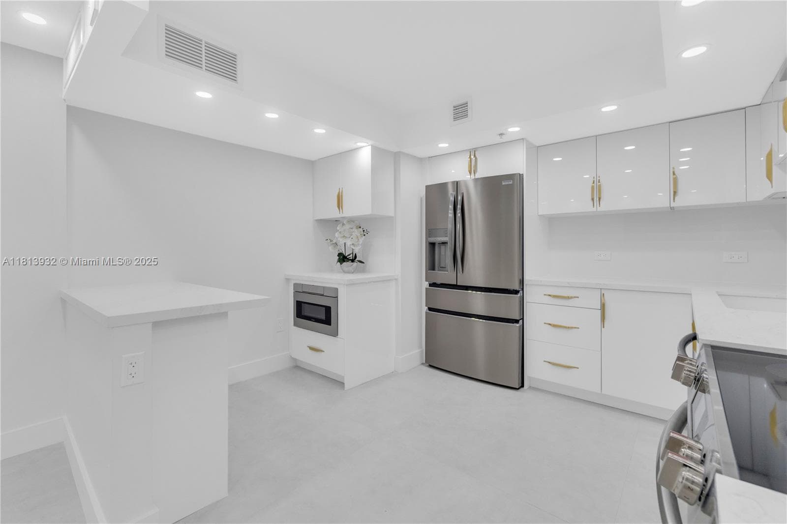 1201 Ocean Dr 4