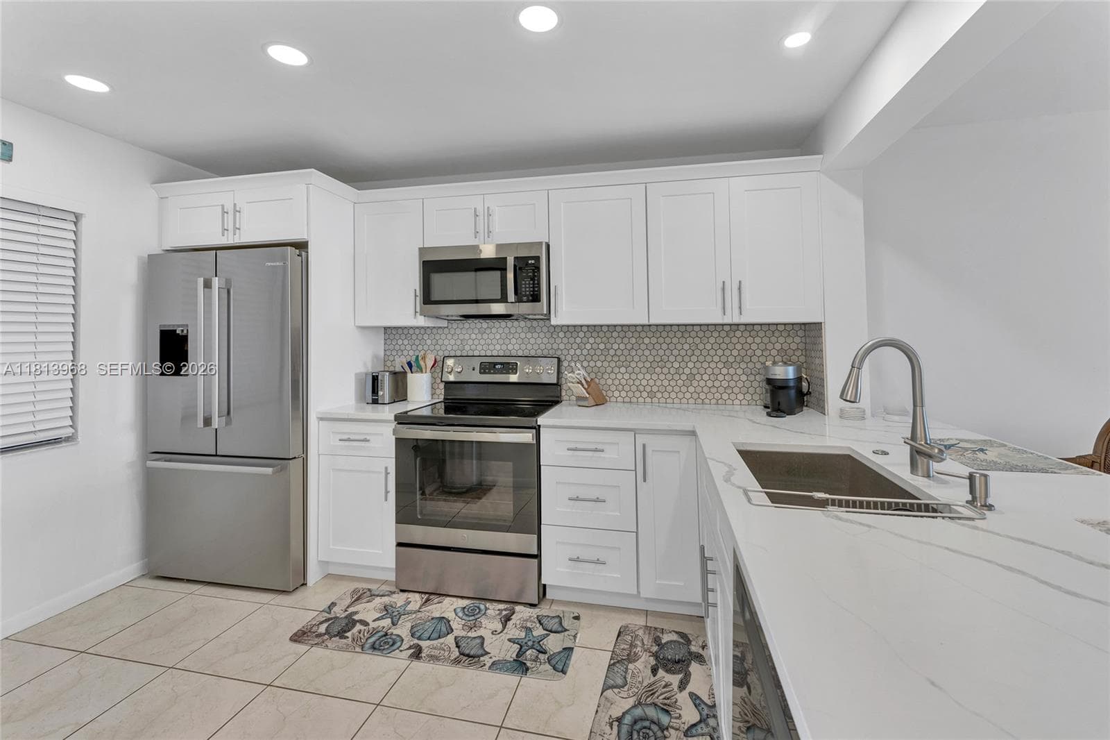 7370 S Ocean Dr 815 photo 16