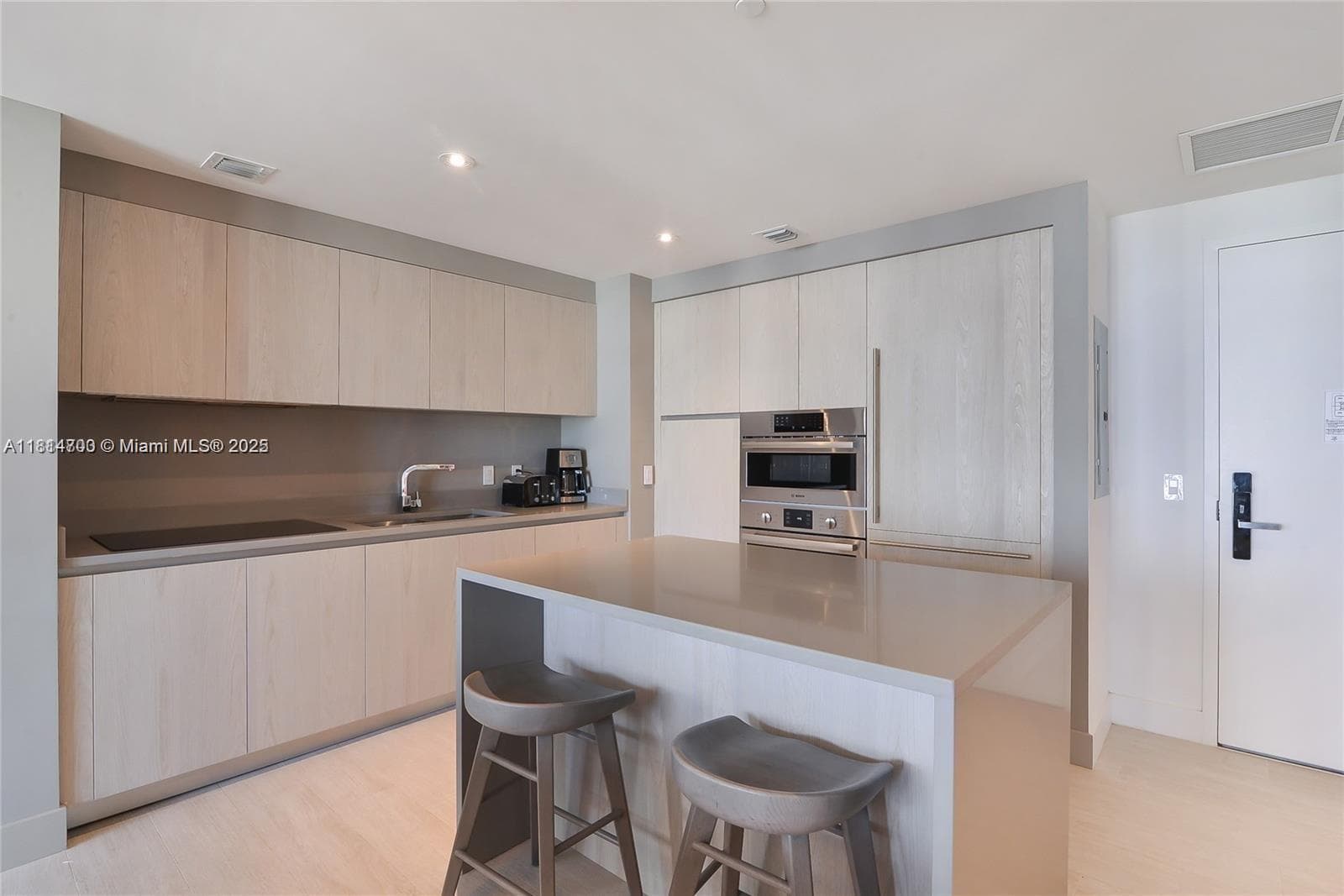 4010 Ocean Dr 3