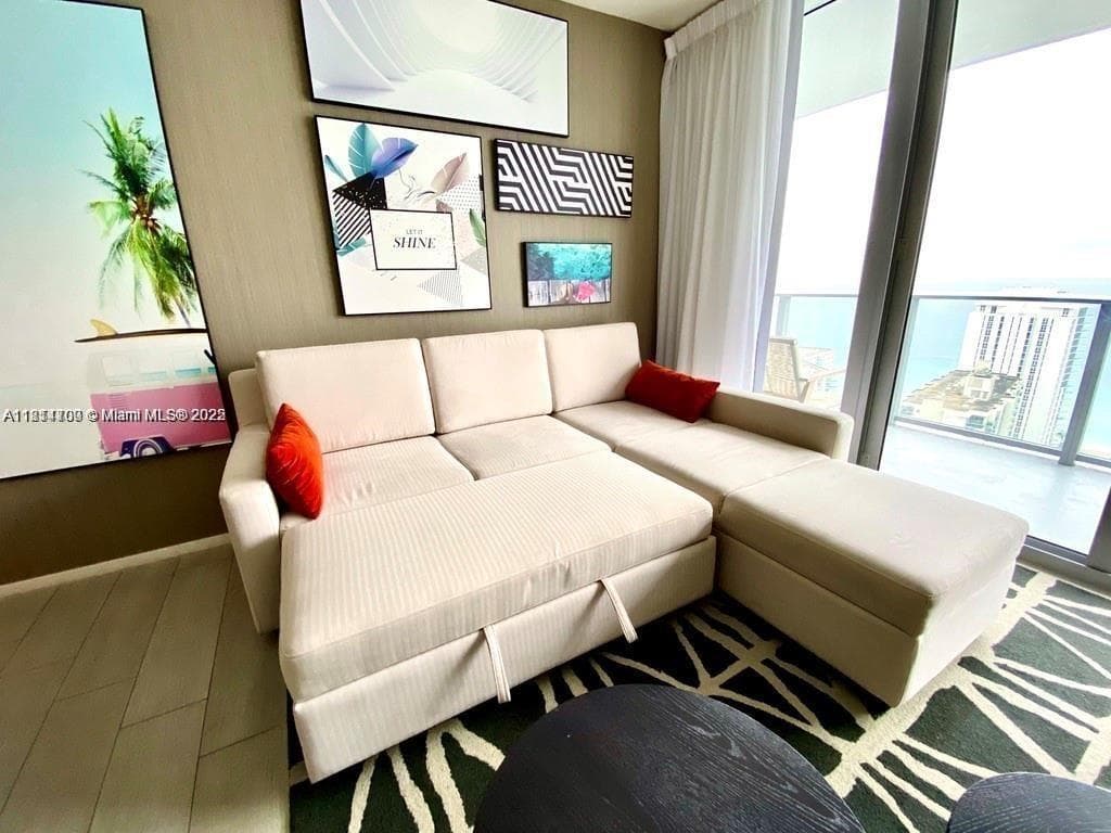 4010 Ocean Dr R1905 photo 8