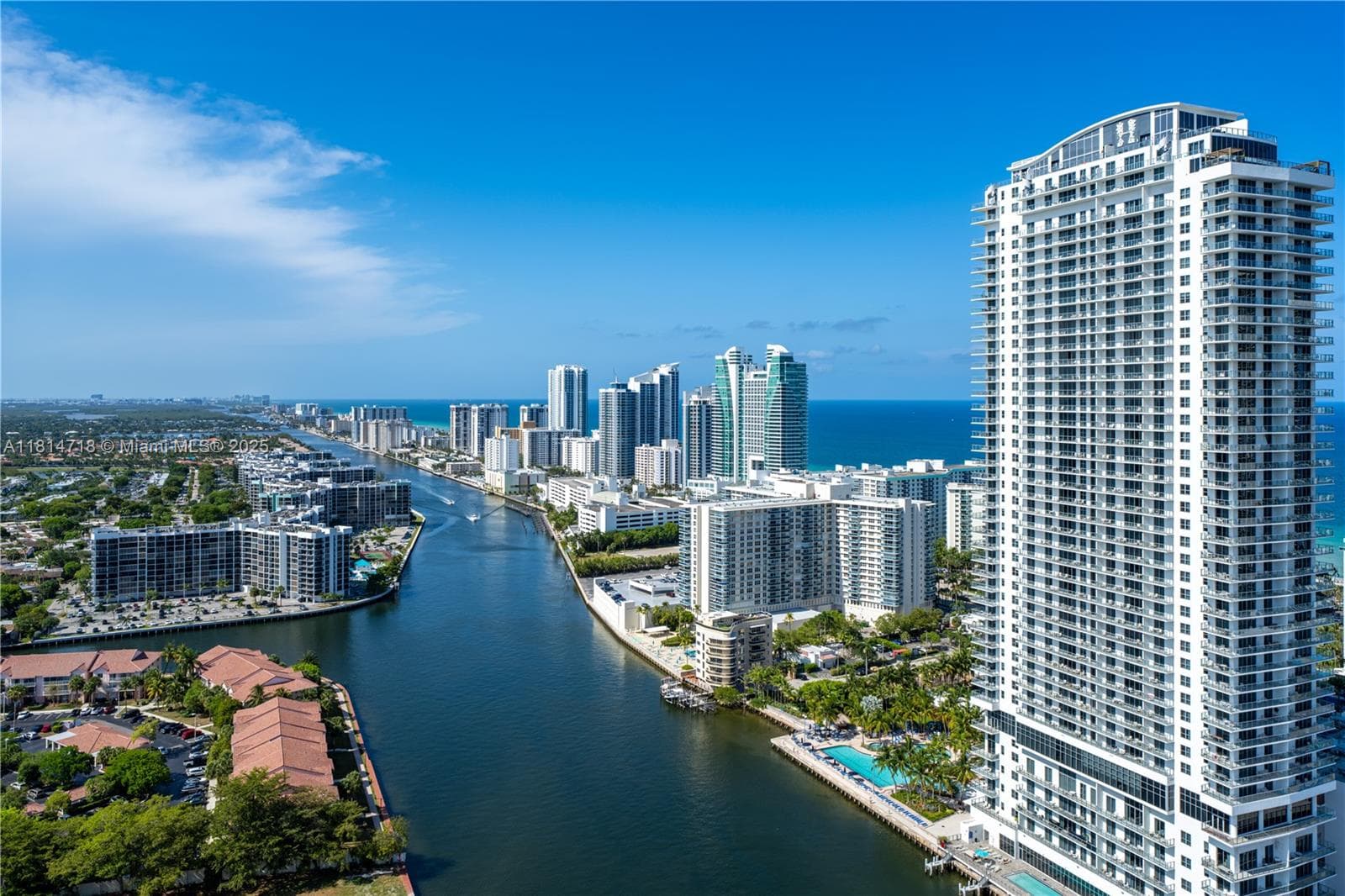 2602 Hallandale Beach Blvd R2004 photo 23