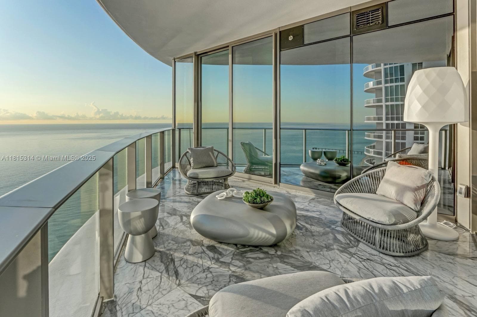 15701 Collins Ave 3