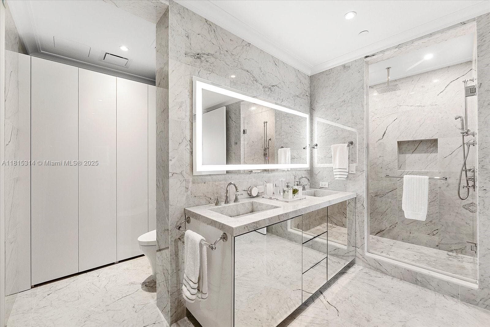 15701 Collins Ave 3101 photo 9