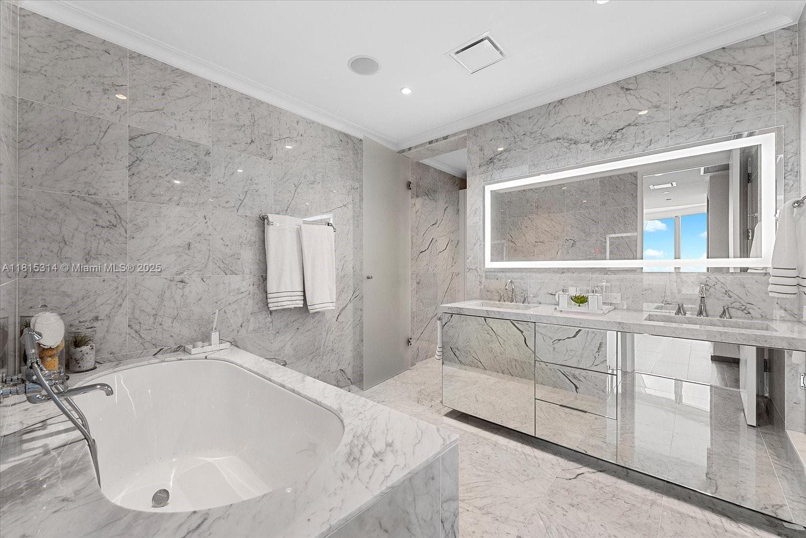 15701 Collins Ave 3101 photo 8