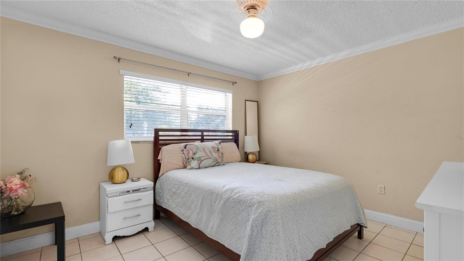 3725 NE 169th Street #207 5