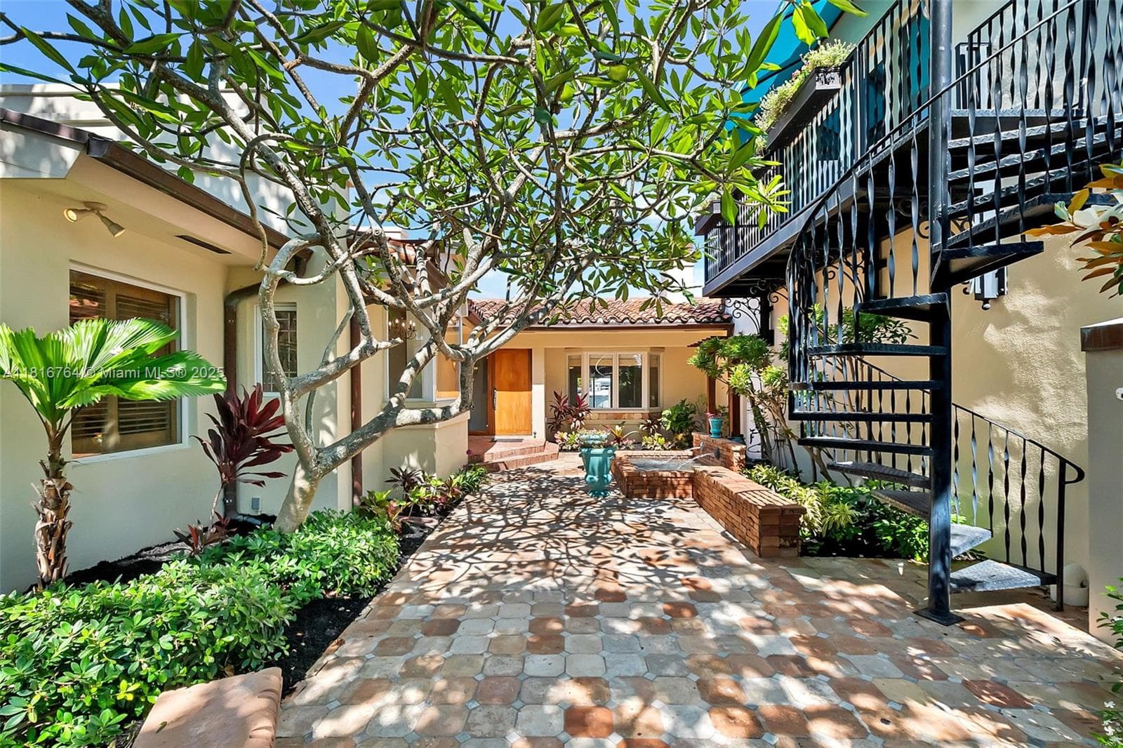325 Bontona Ave 4