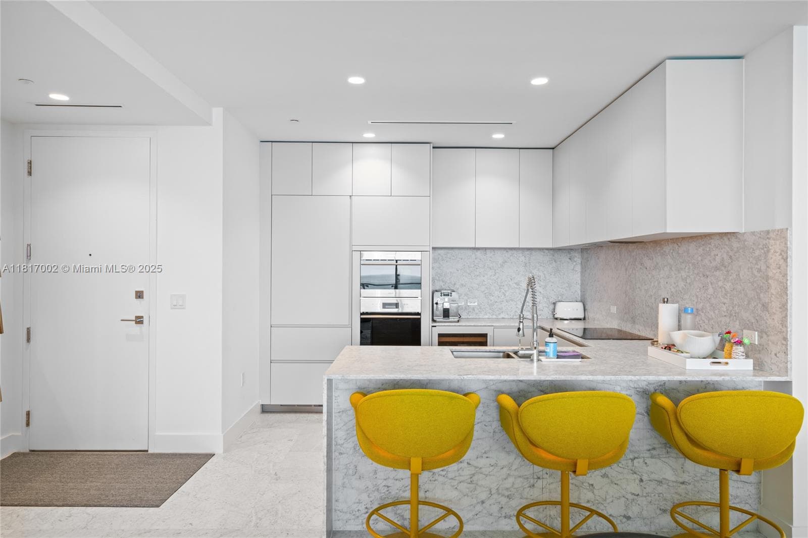 5775 Collins Ave 1602 photo 15