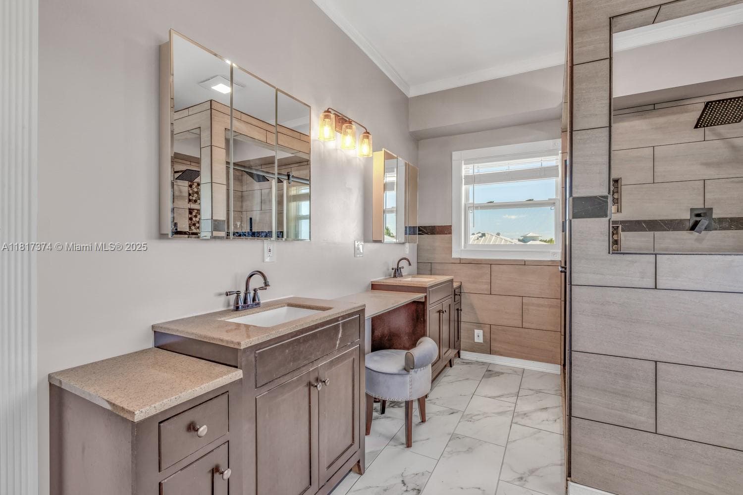 131 Avenue G photo 7