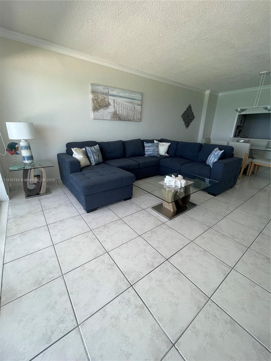 5601 Collins 1210 photo 4