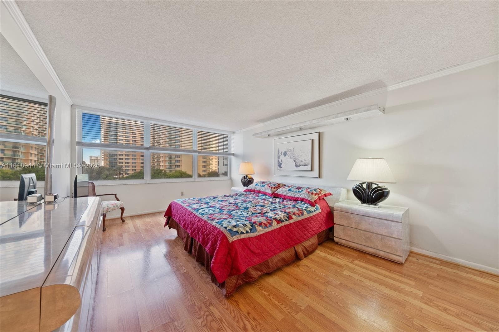 2751 Ocean Dr 501N photo 21
