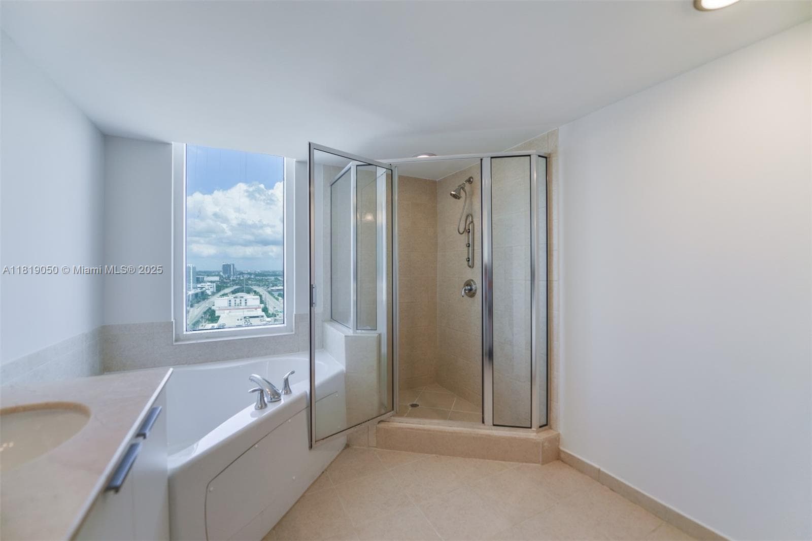 16699 Collins Ave 2107 photo 17