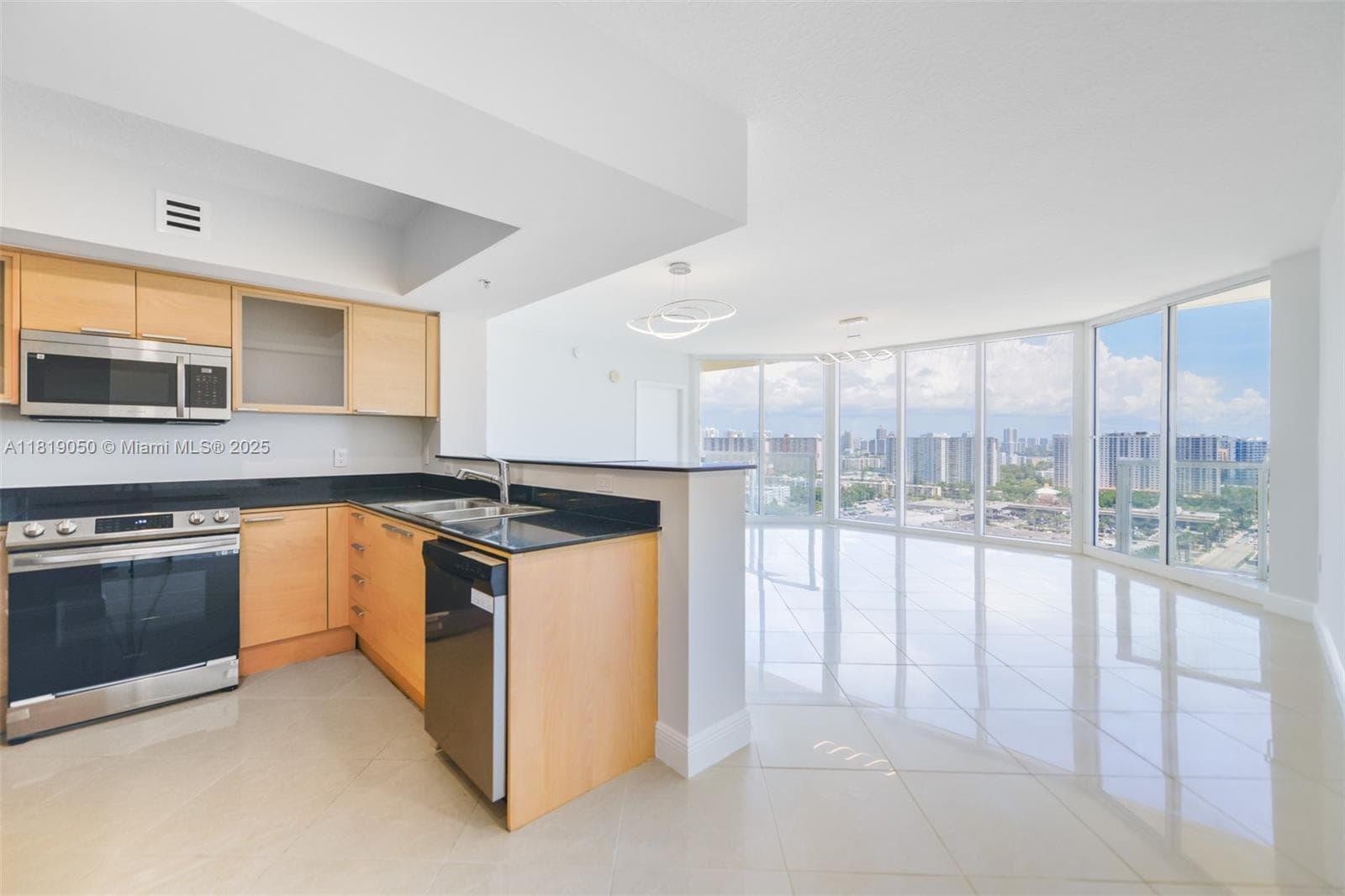16699 Collins Ave 2107 photo 9