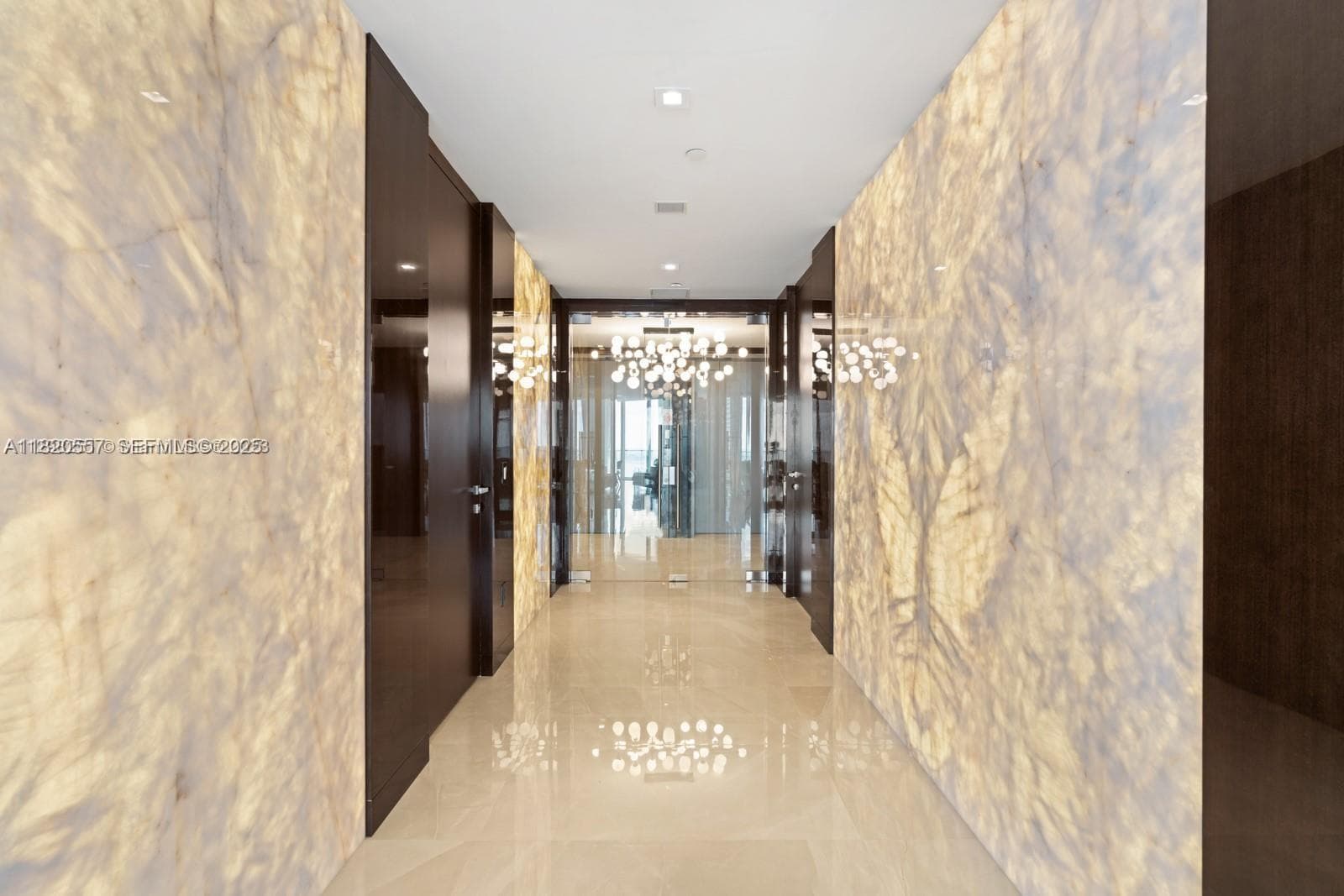 18975 Collins Ave 3