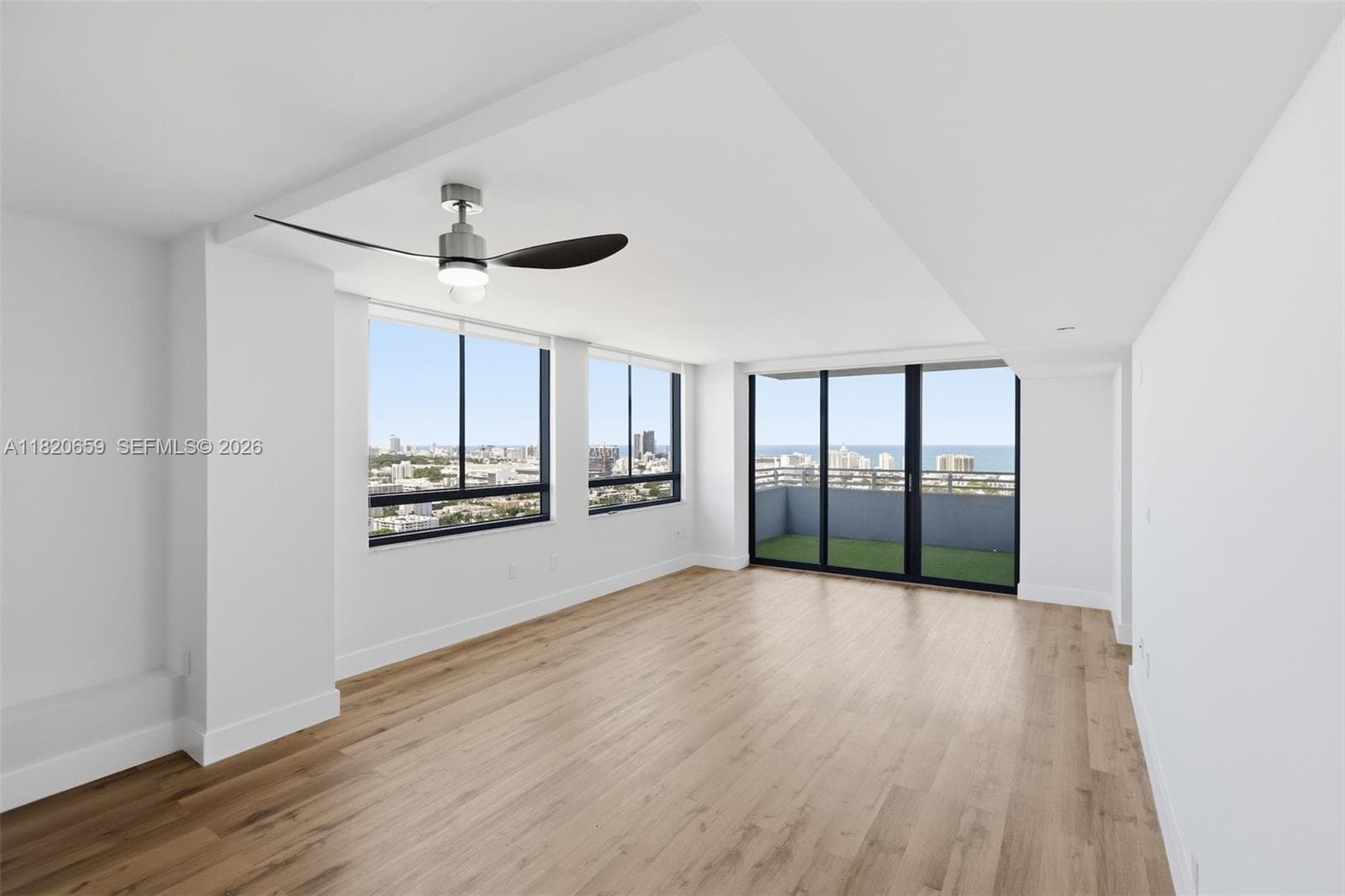 1330 West Ave 3007 photo 2