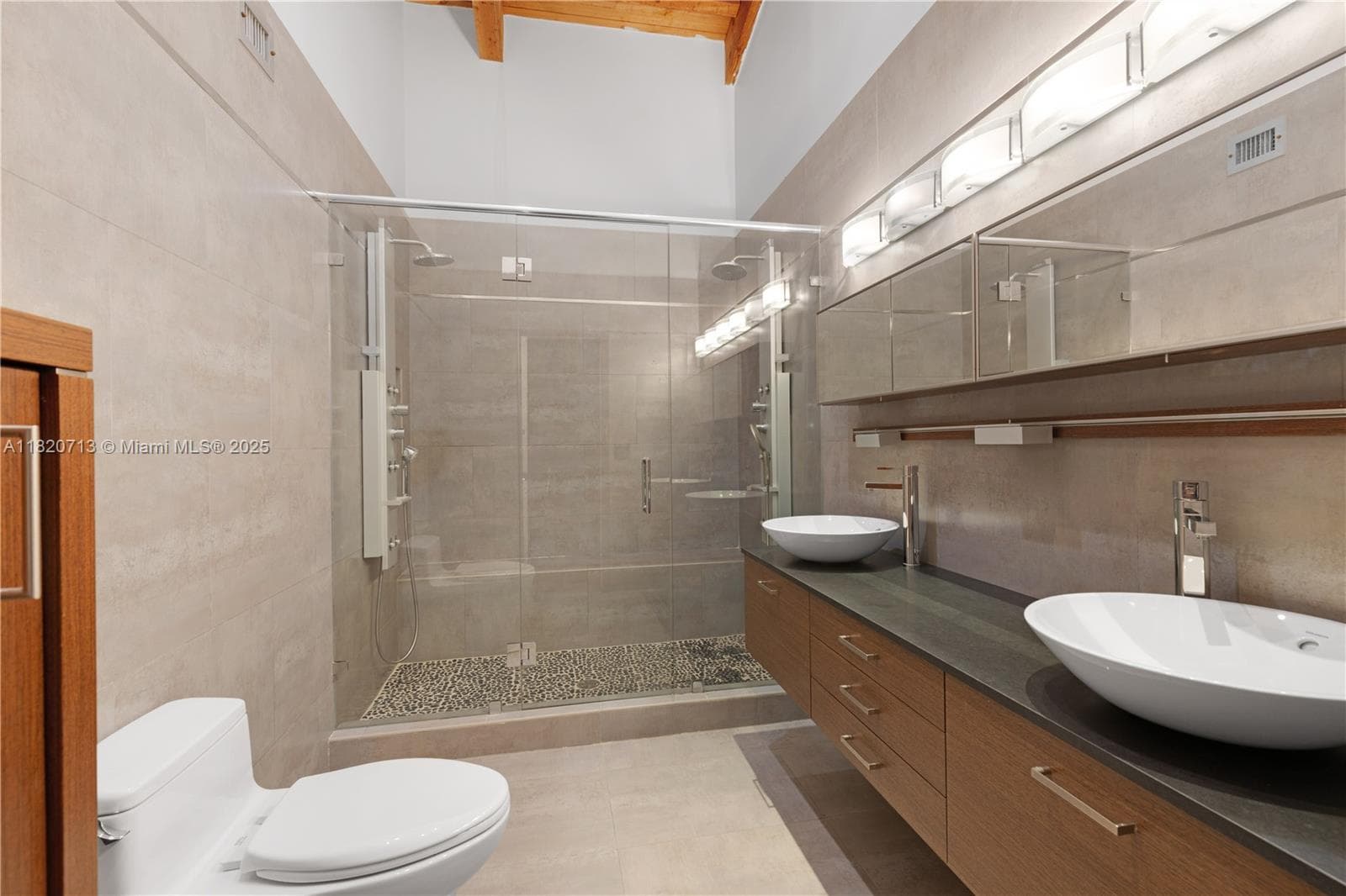 2627 PARKVIEW DR 2627 photo 22