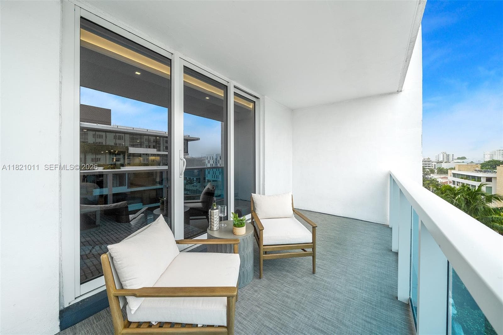 2301 Collins Ave 630 photo 5