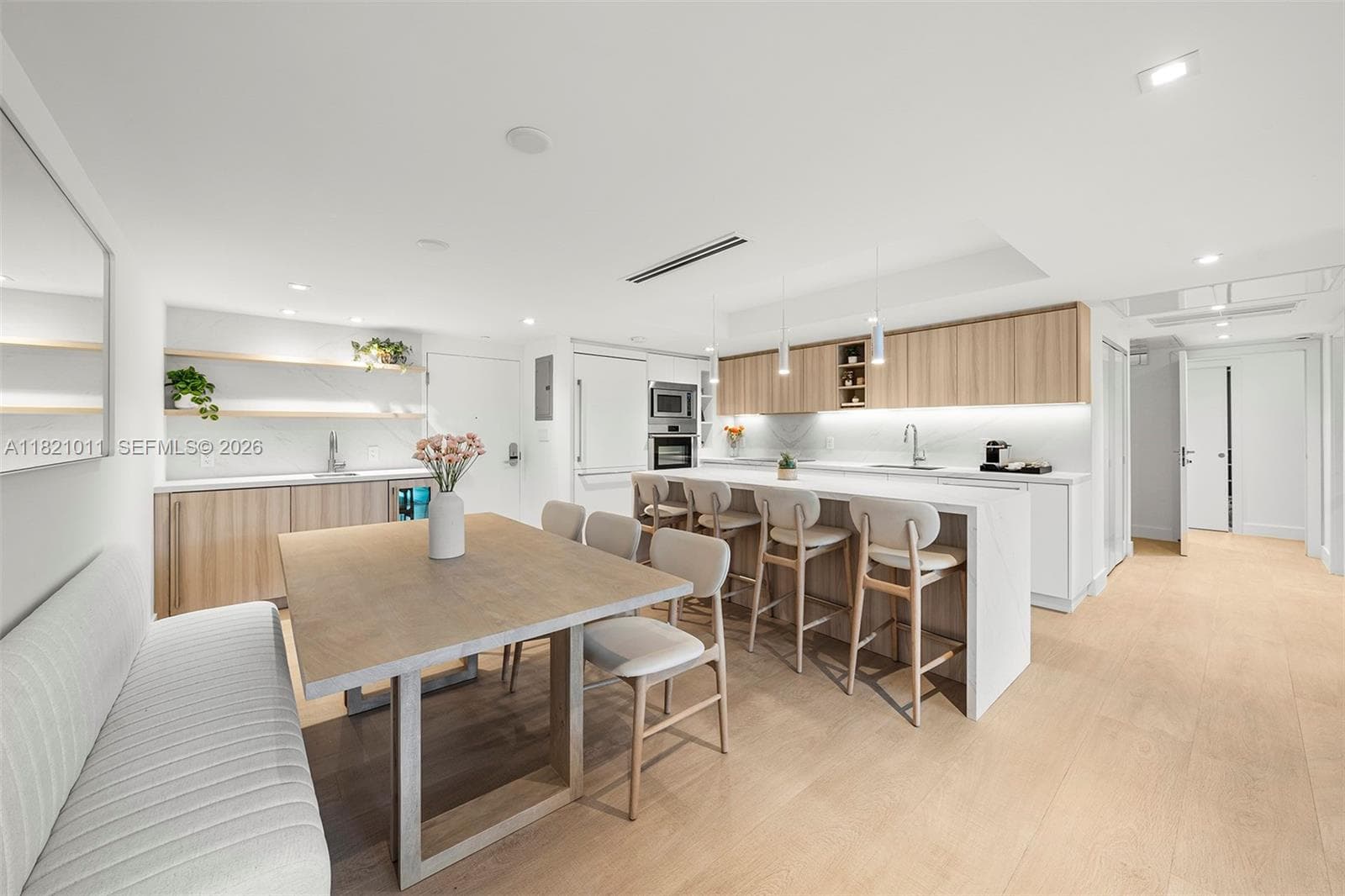 2301 Collins Ave 630 photo 24
