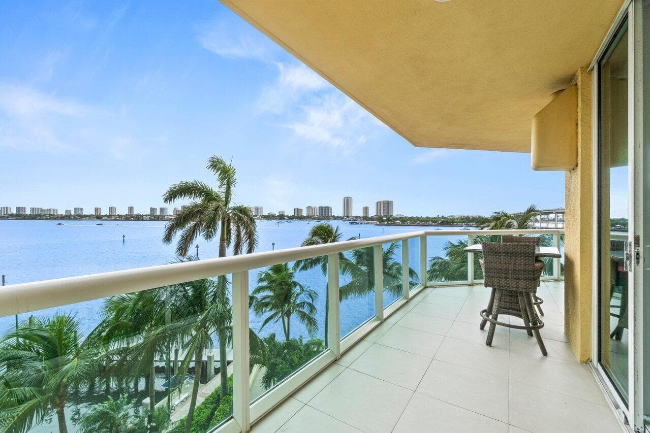 2650 Lake Shore Drive #406 3