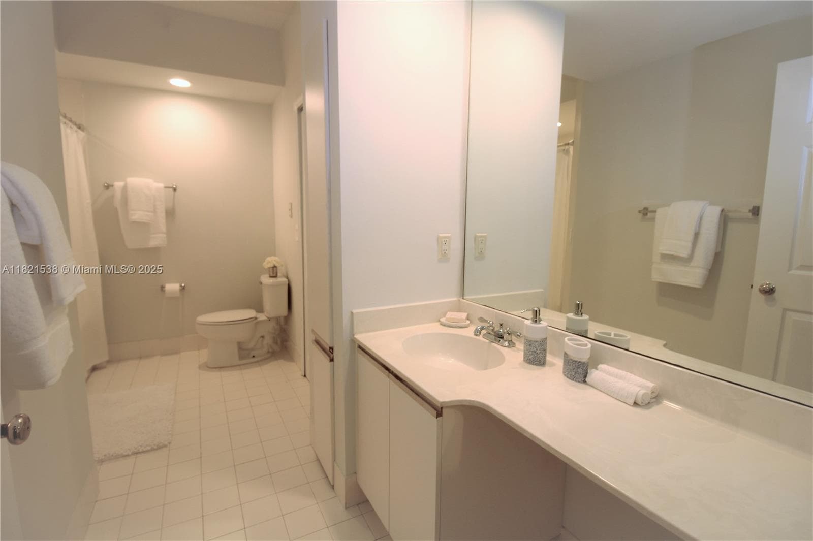 3255 NE 184th St 12311 photo 10