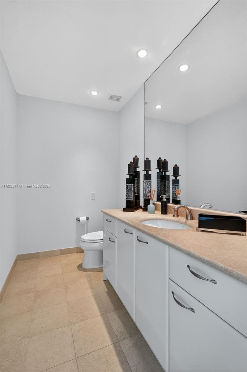 20155 38th Ct 2201 photo 23