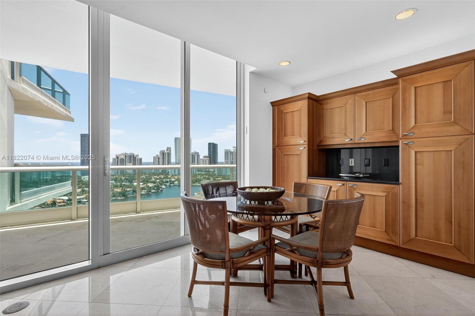 20155 38th Ct 2201 photo 18