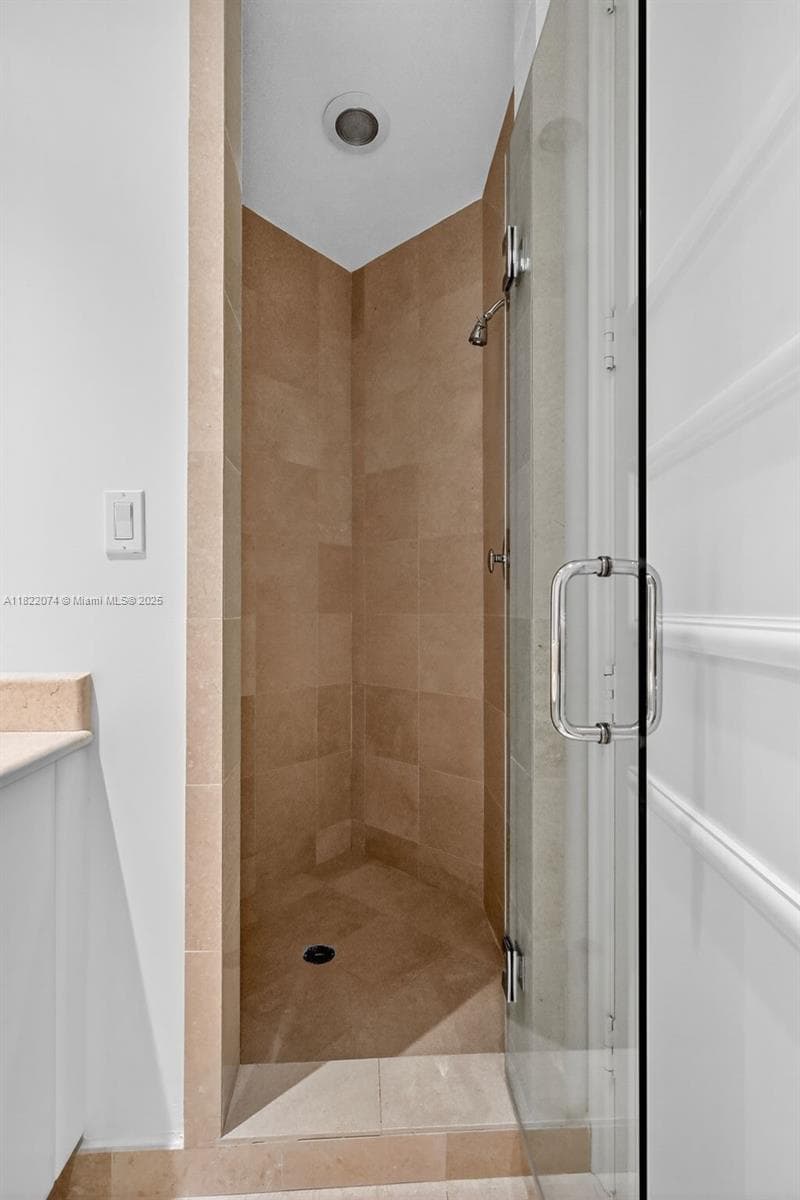 20155 38th Ct 2201 photo 25