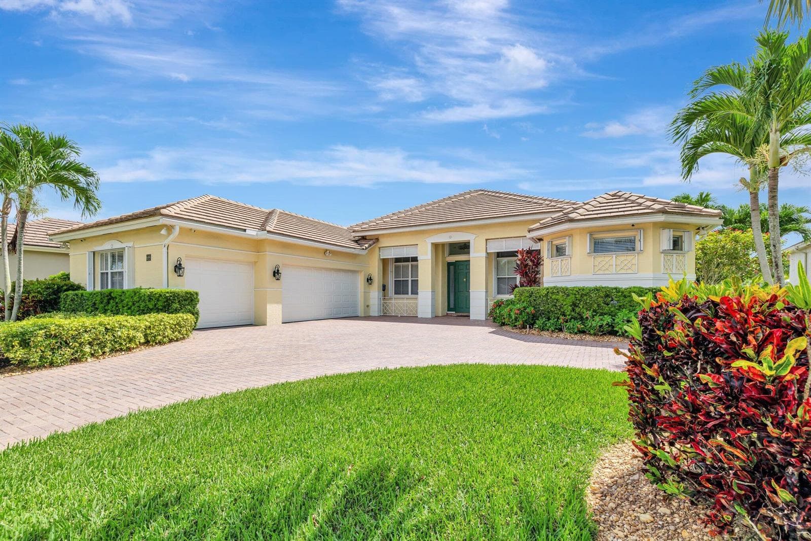 699 SW River Bend Circle 2