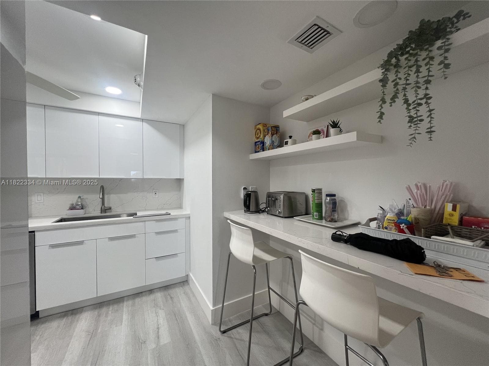4900 Ocean Blvd 1