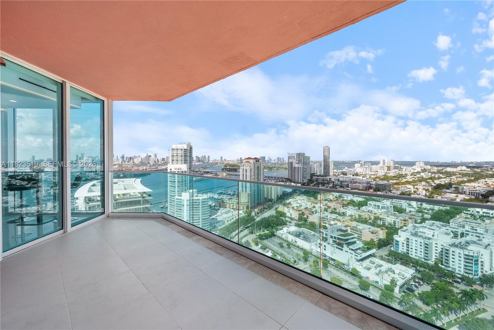300 Pointe Dr 3405 photo 17