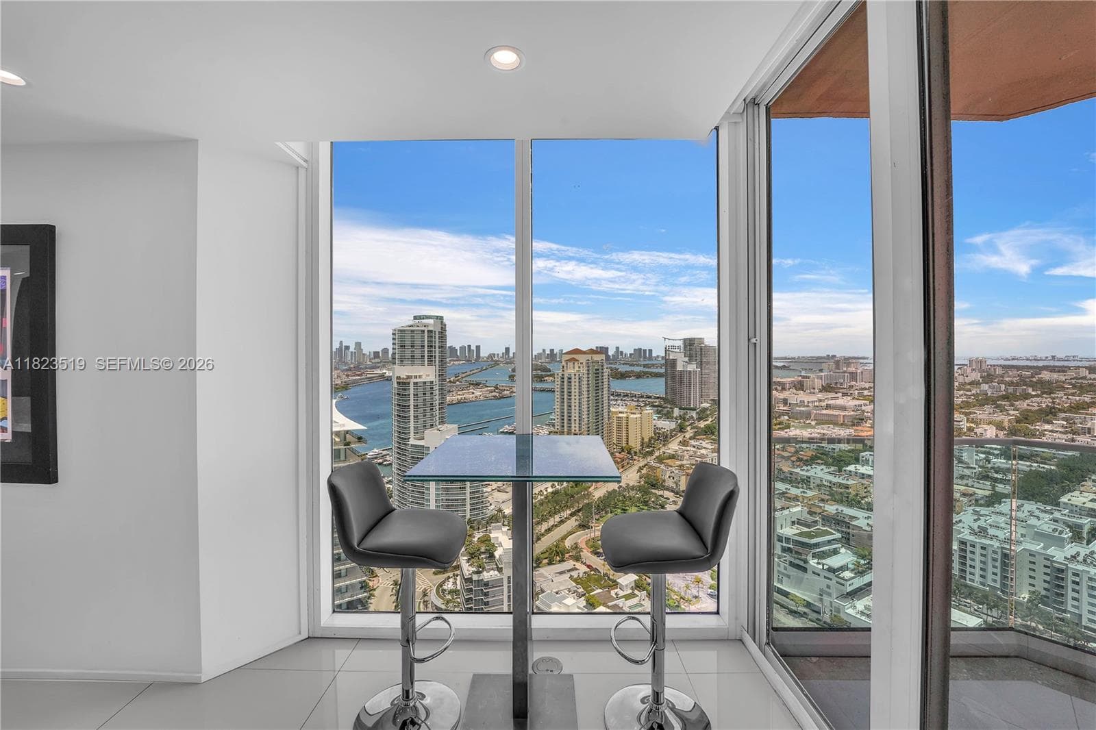 300 Pointe Dr 3405 photo 16