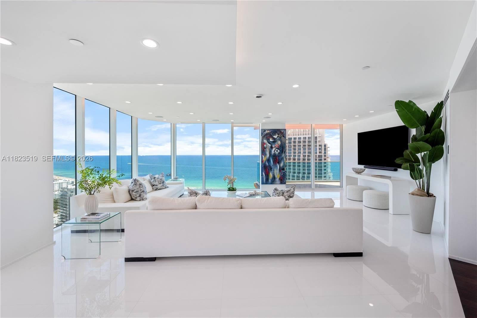300 Pointe Dr 5