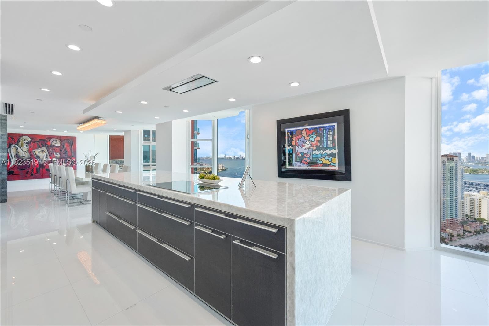 300 Pointe Dr 3405 photo 9