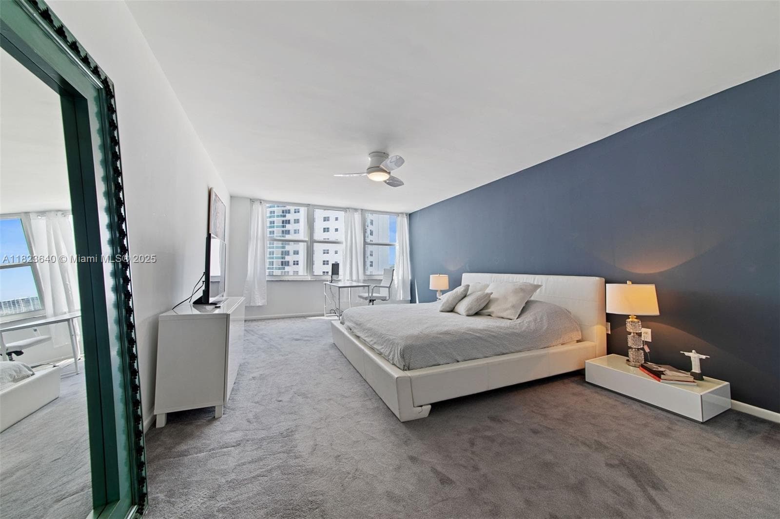 2751 Ocean Dr 505N photo 22