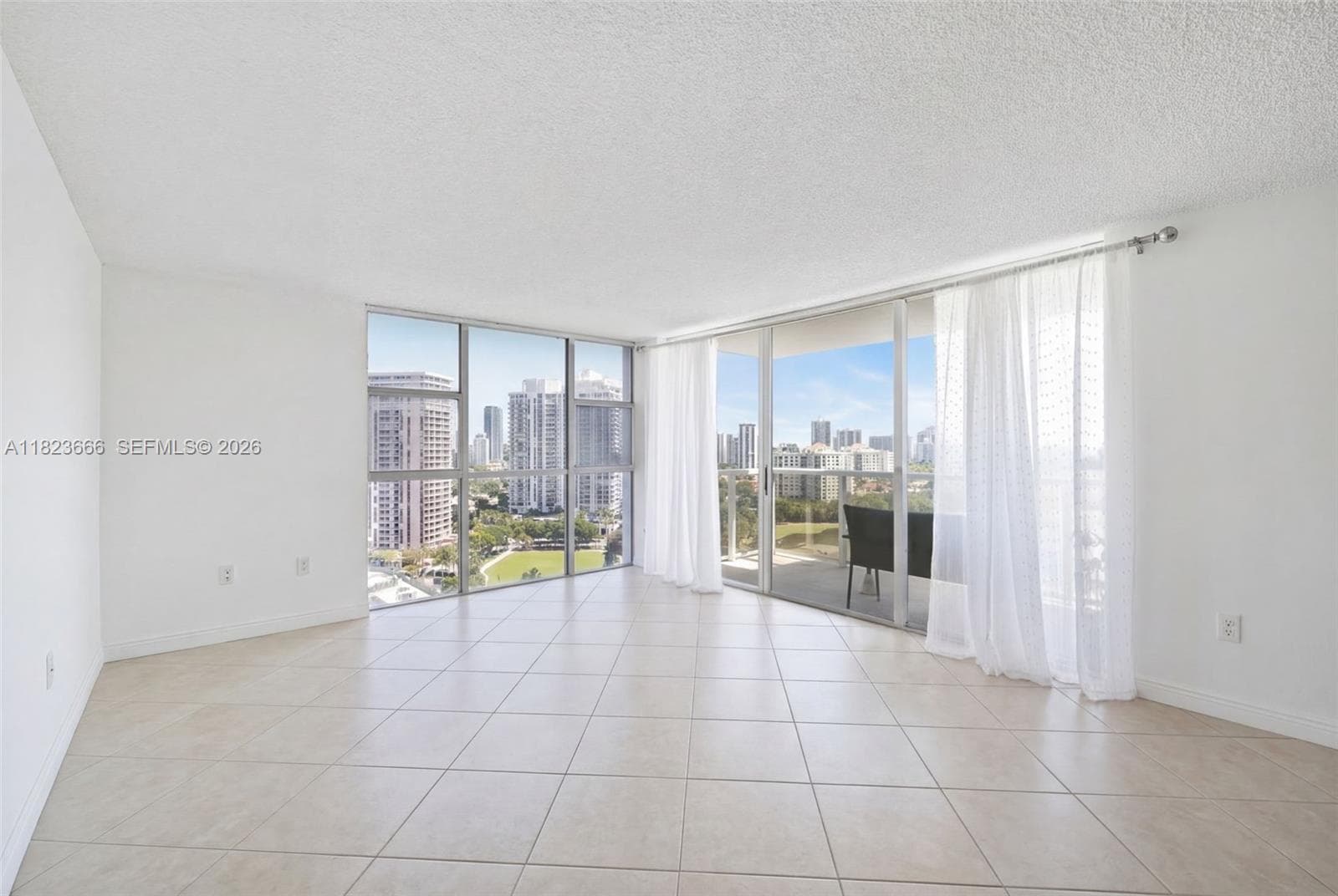 3731 N Country Club Dr 2023 photo 14