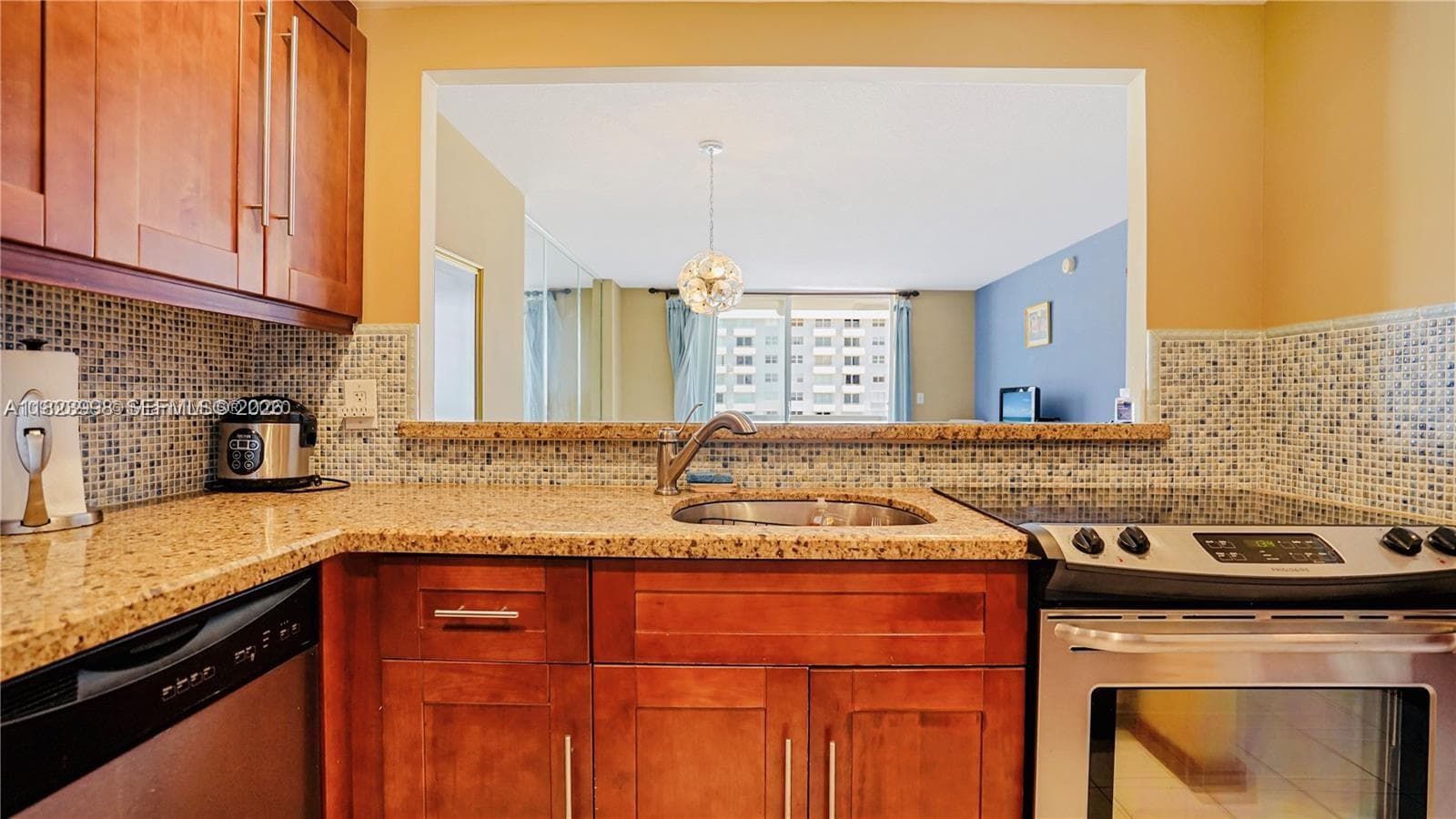 401 Ocean Dr 722 photo 8