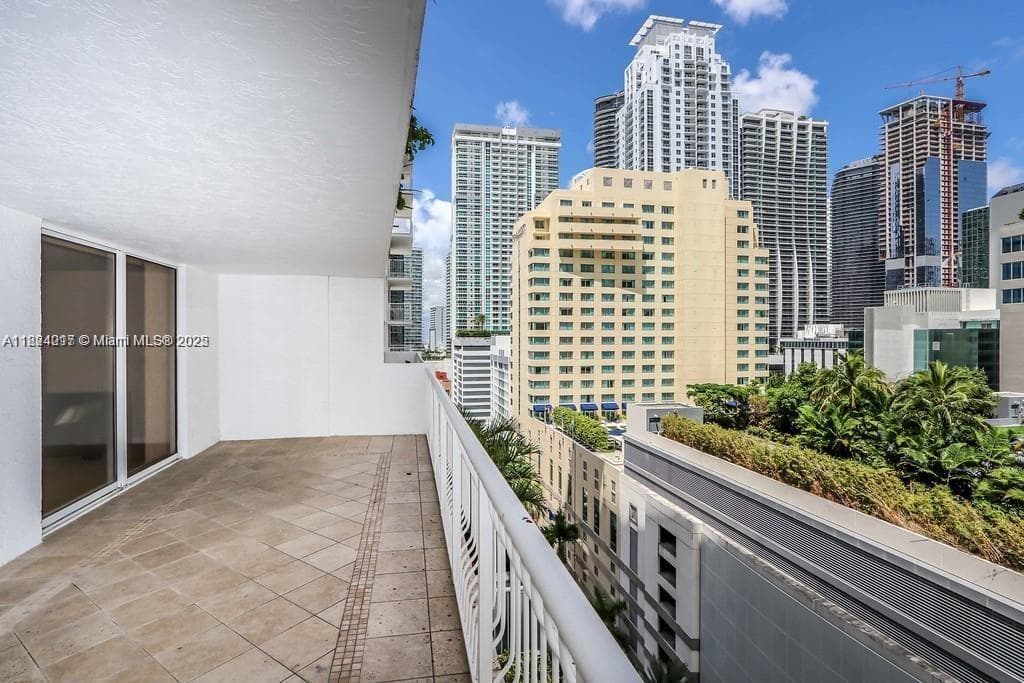 1200 Brickell Bay Dr 1518 photo 12